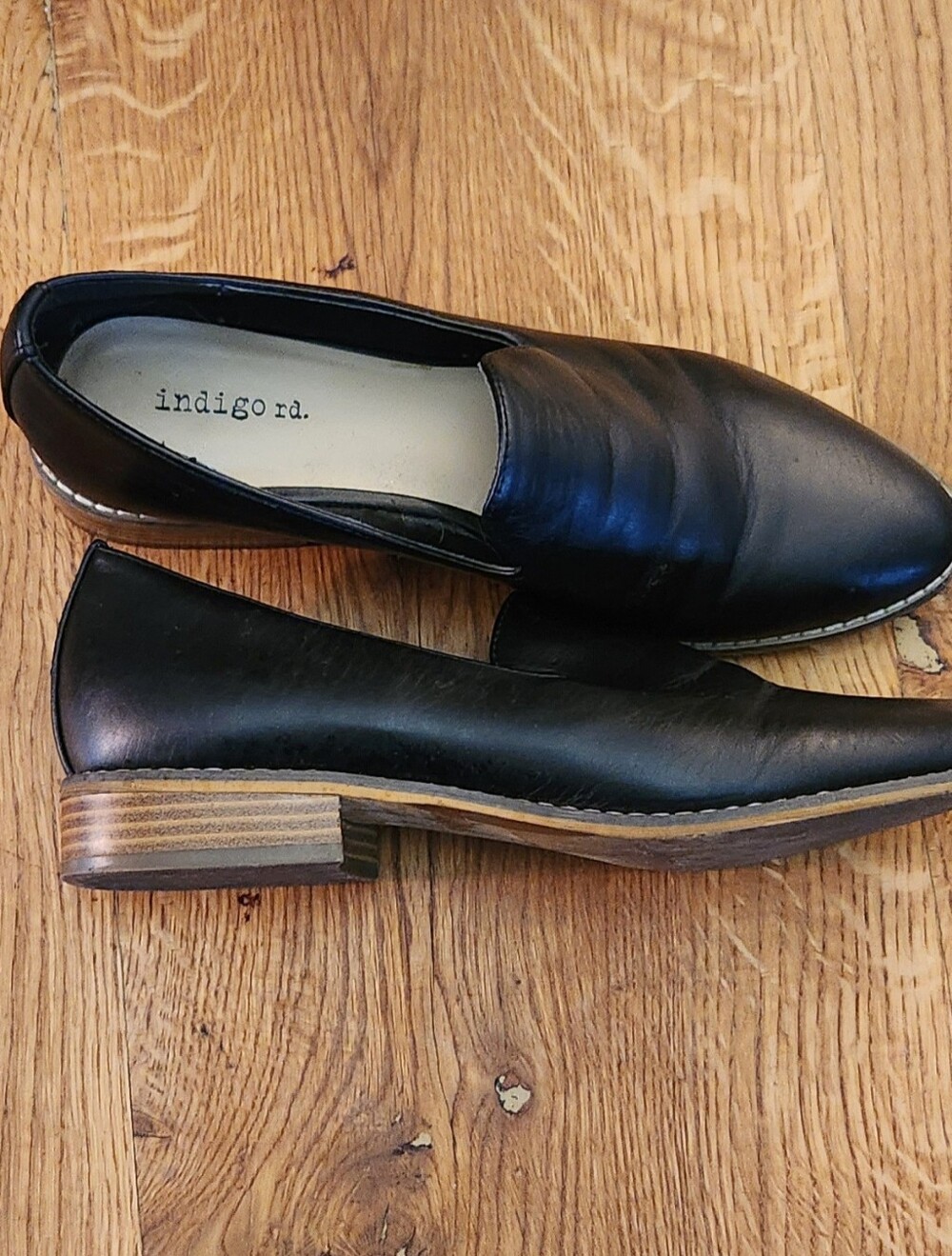 Indigo Rd. Black Leather Slip-On Loafers with Stacked Wooden Heel Womens 9.5